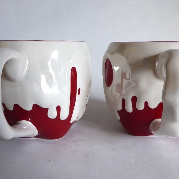 (NEW) DISNEY STORE SNOW WHITE POISON APPLE JUST ONE BITE CERAMIC MUG SET OF 2 - Picture 6 of 8